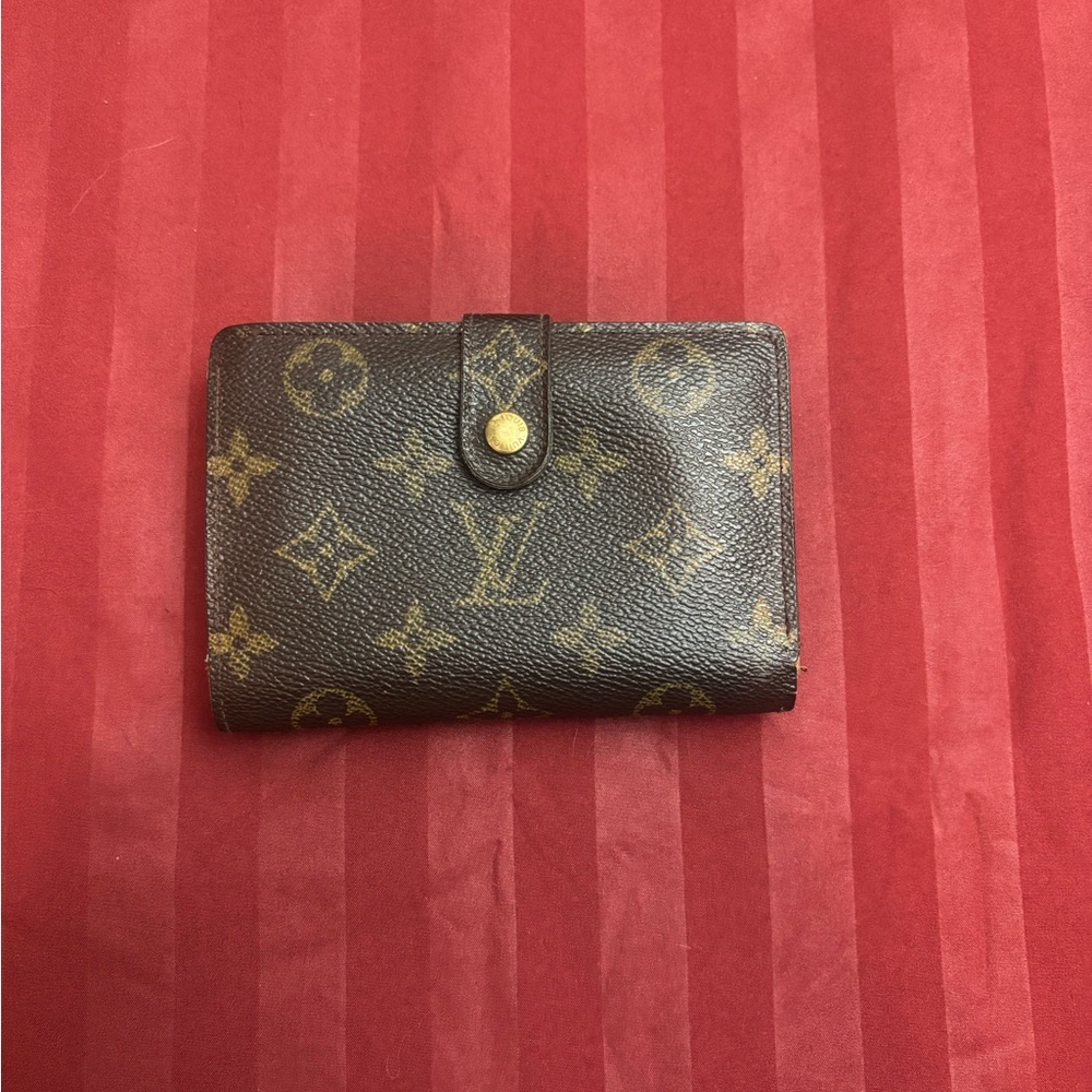 Louis Vuitton Monogram wallet in Brown and Gold